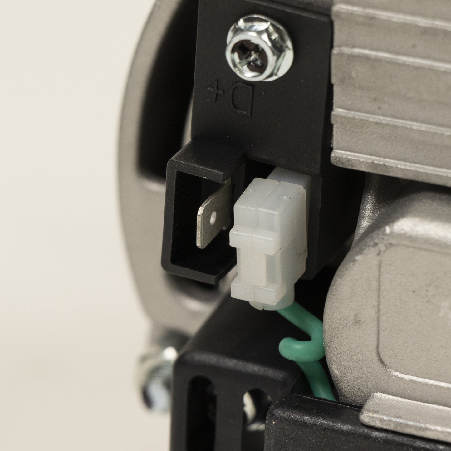 Alternator nowy +Line