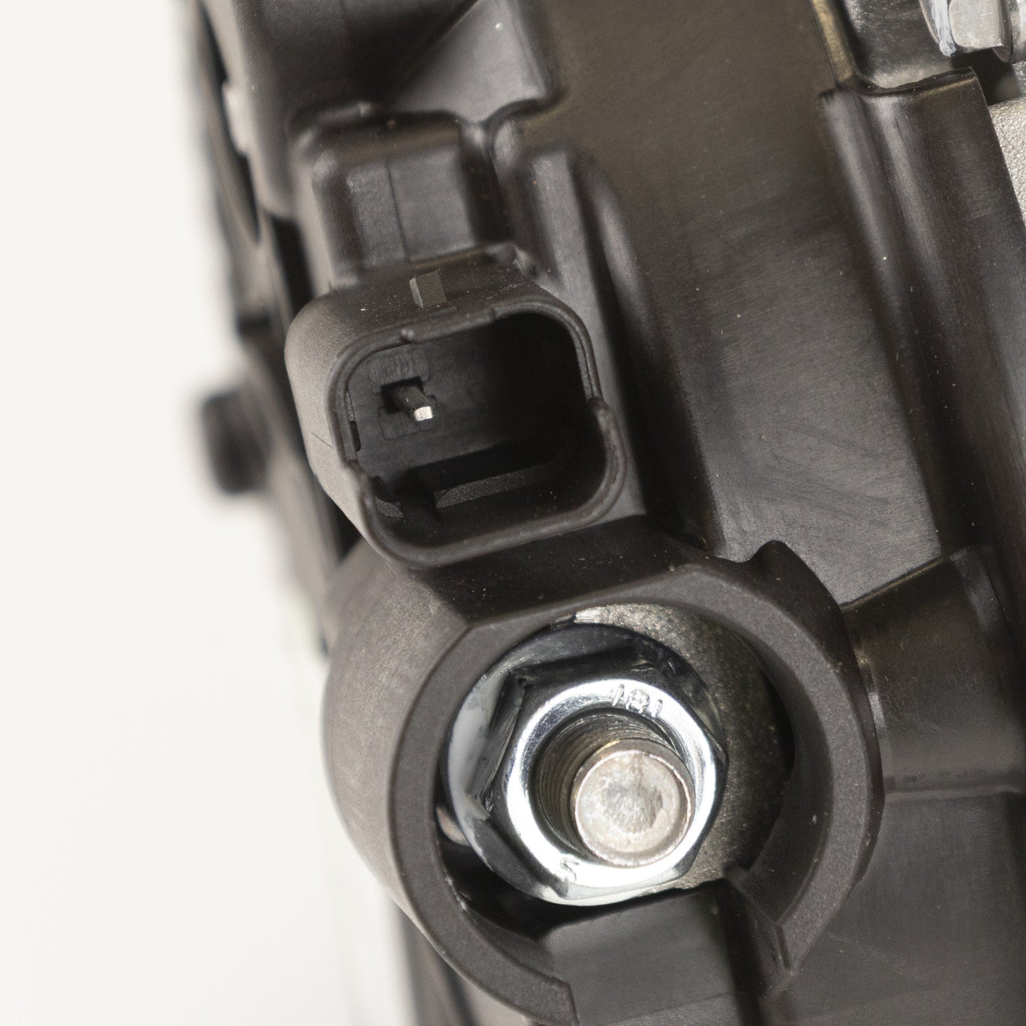 Alternator nowy +Line