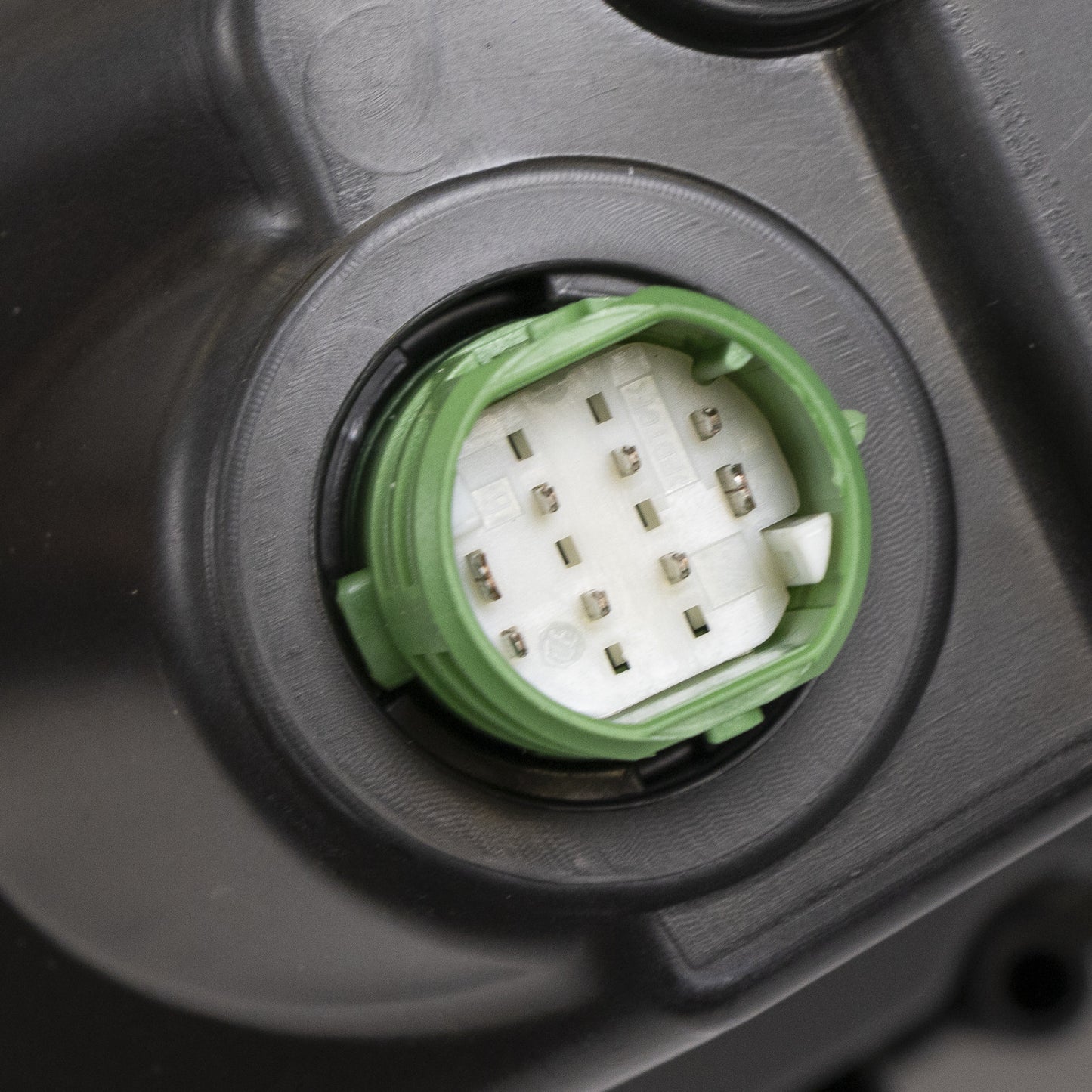 Reflektor bez diod LED, czarny, prawy, od 2014 r., Magneti Marelli