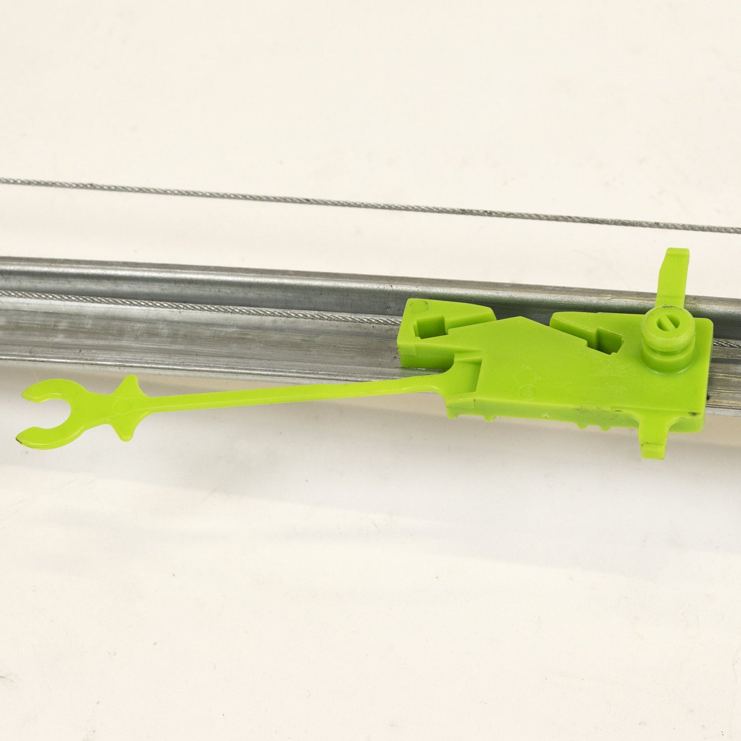 Podnośnik elektryczny przedni lewy Silnik na szynie Magneti Marelli