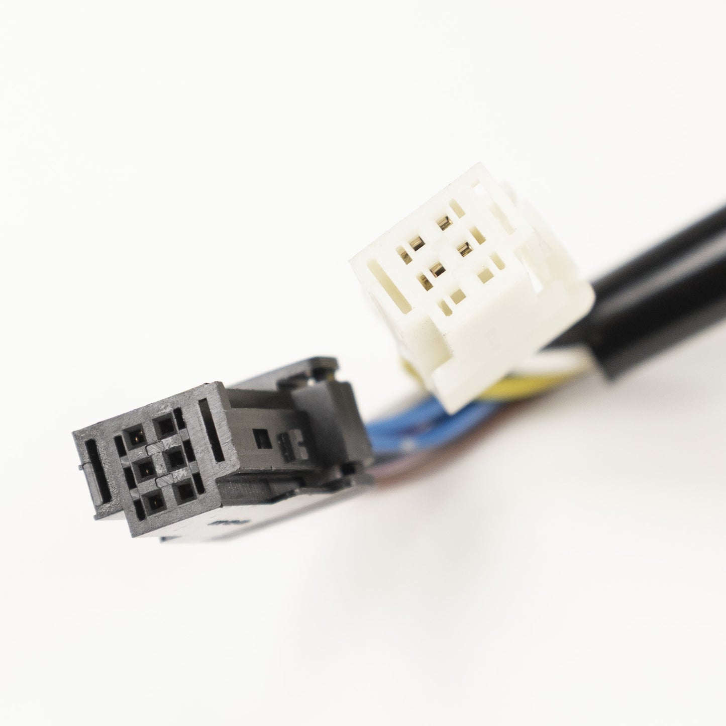 Lusterko zewnętrzne po prawej stronie z elektryczną regulacją