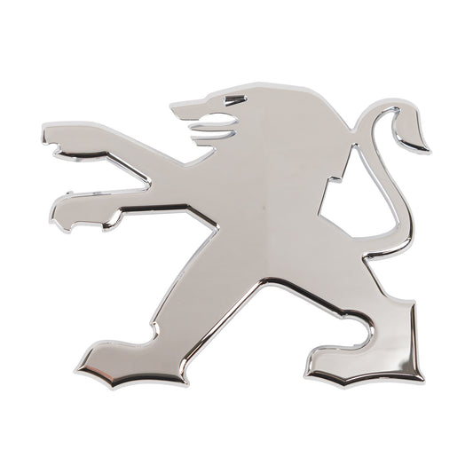 Emblemat lwa Peugeot na osłonie chłodnicy