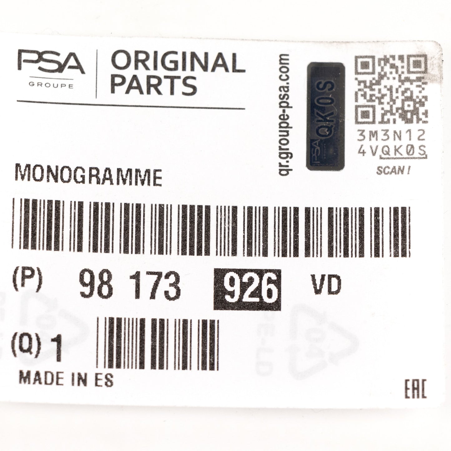 Emblemat na tylnej klapie z napisem „PureTech PSA OE 98173926VD