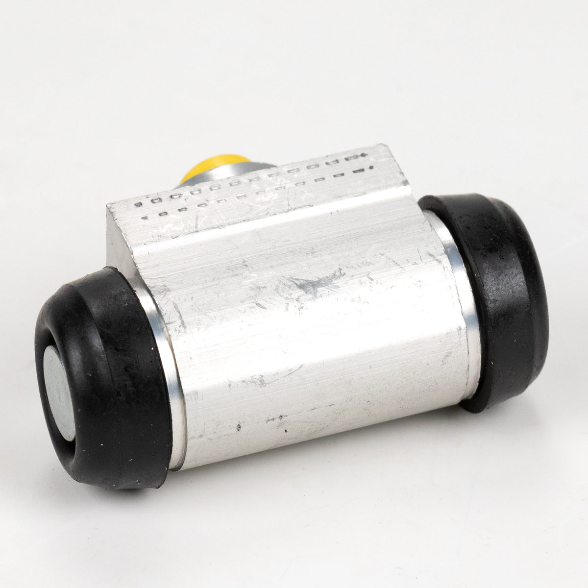 Aluminiowy cylinderek hamulcowy Magneti Marelli Ø 20,64 mm, układ Lockheed Fiat Doblo 360219230443