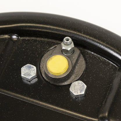 Zestaw hamulcowy zamontowany na płytach mocujących Magneti Marelli