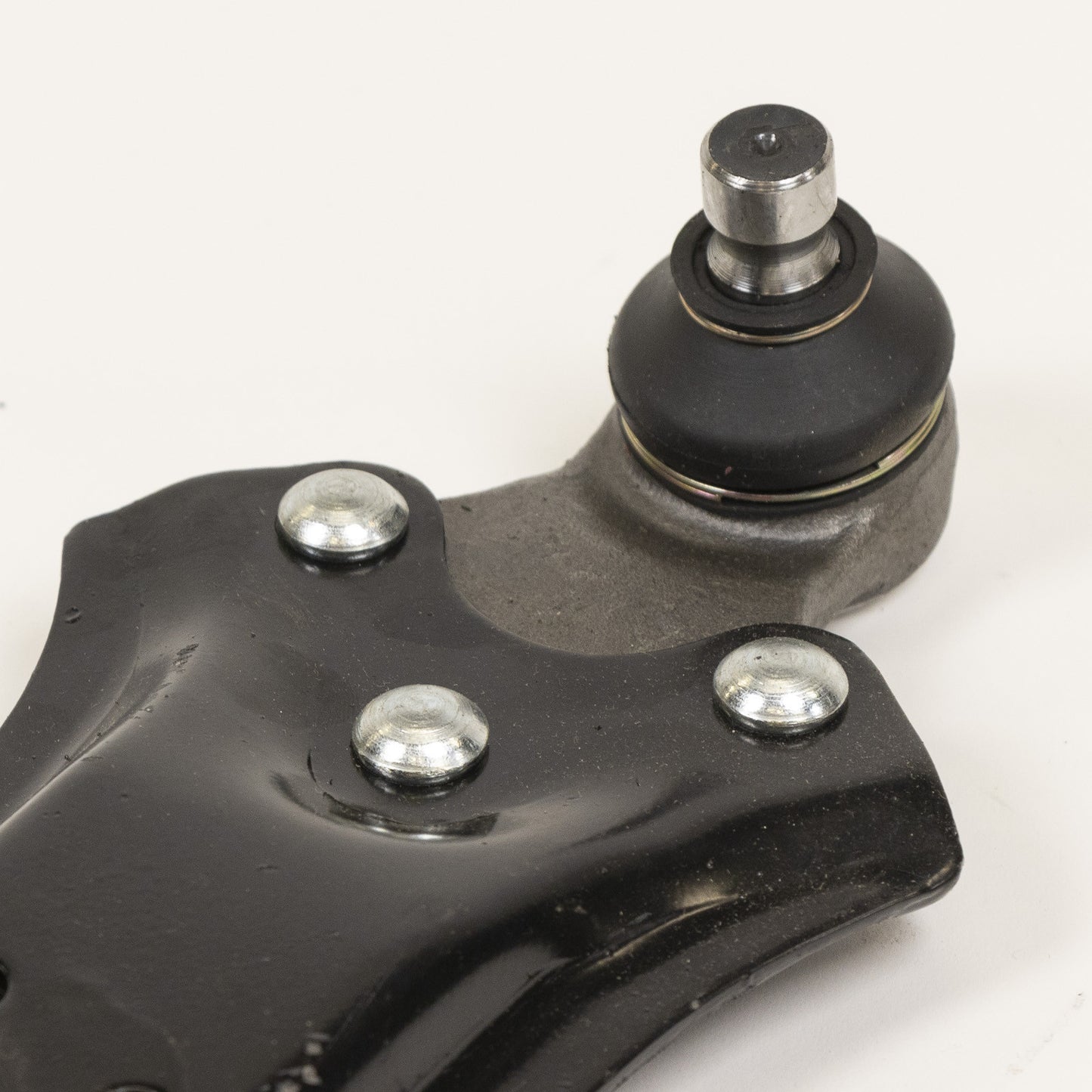 Trójkątny wahacz przedni lewy