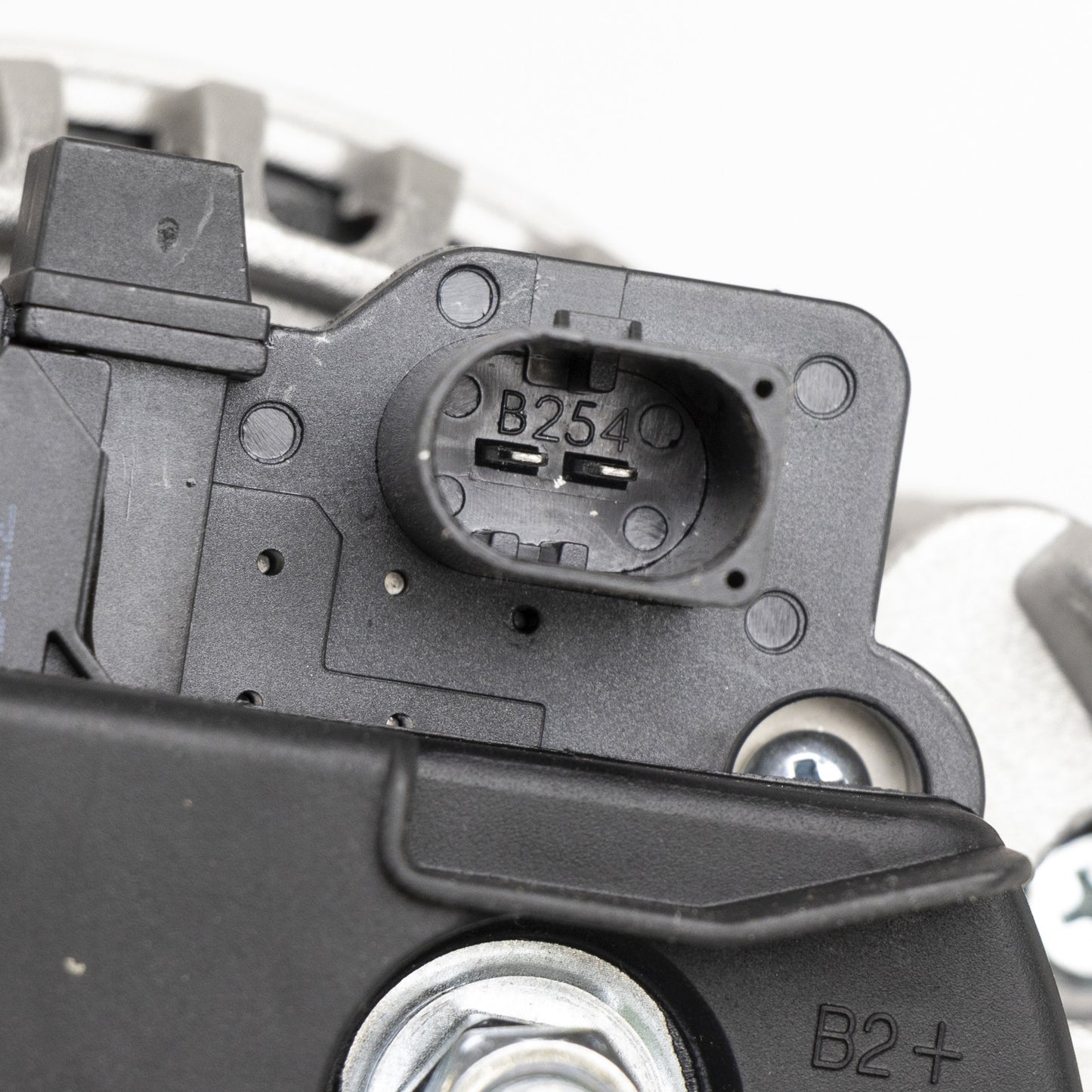 Alternator nowy +Line