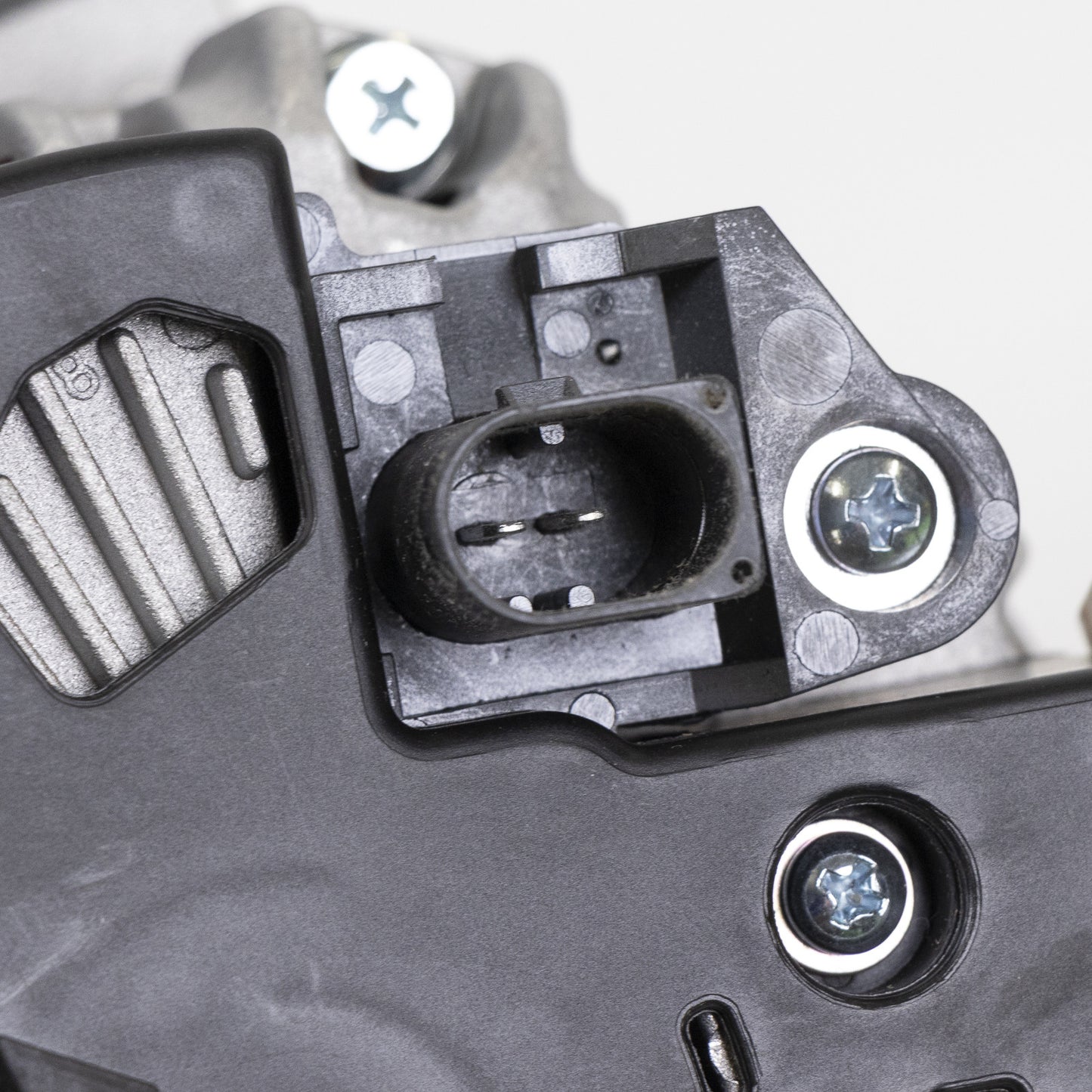 Alternator nowy +Line