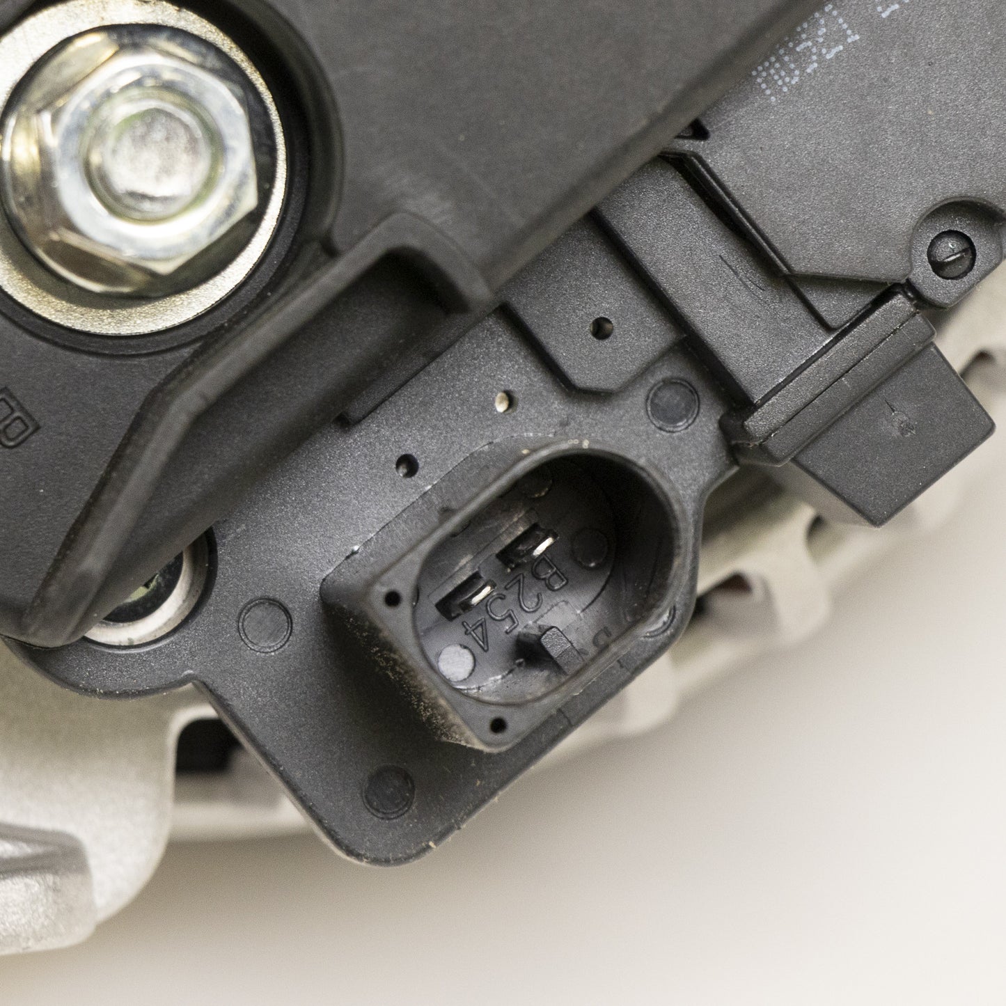 Alternator nowy +Line