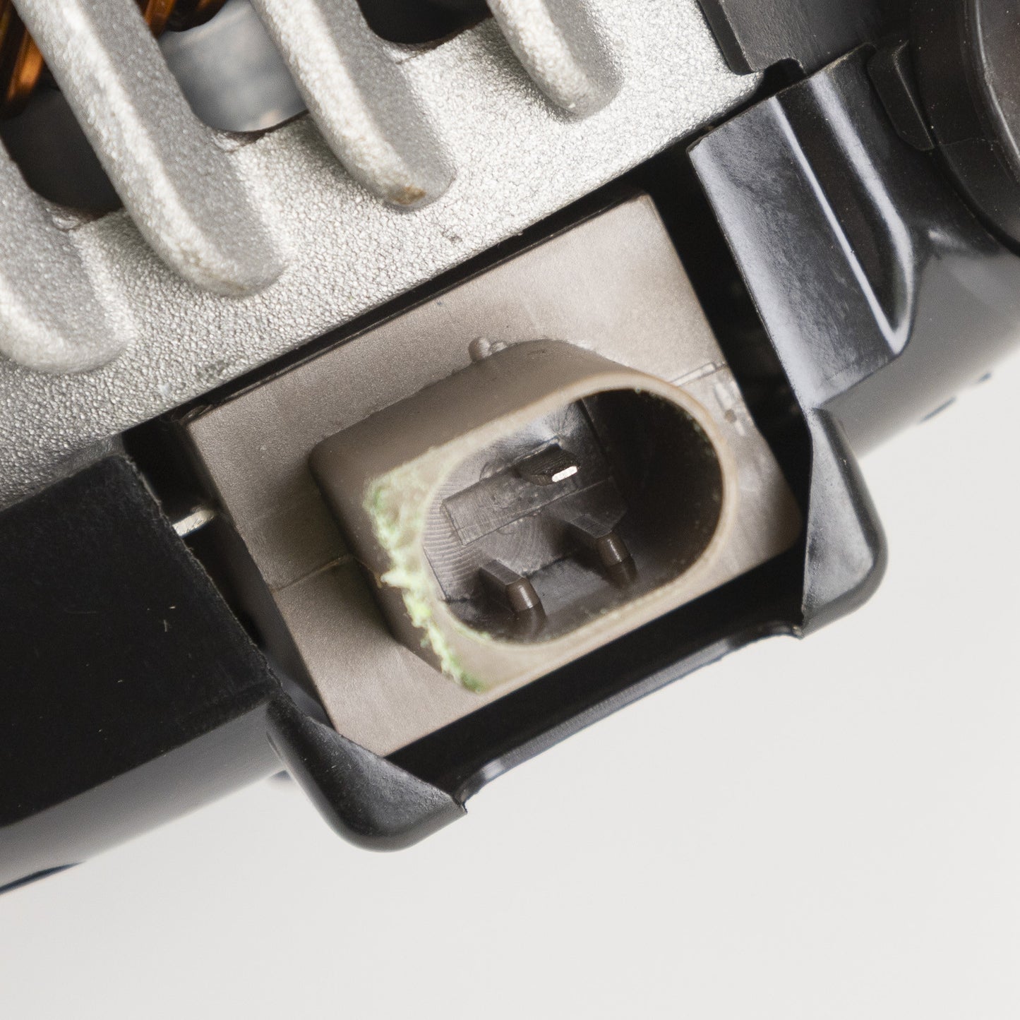 Alternator nowy +Line