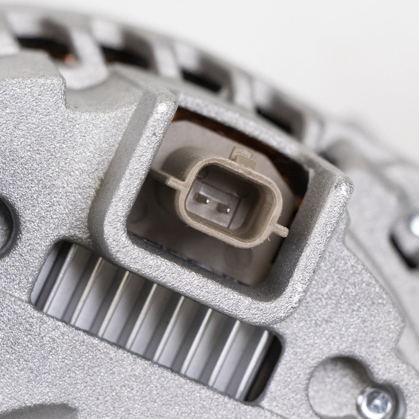 Alternator nowy +Line