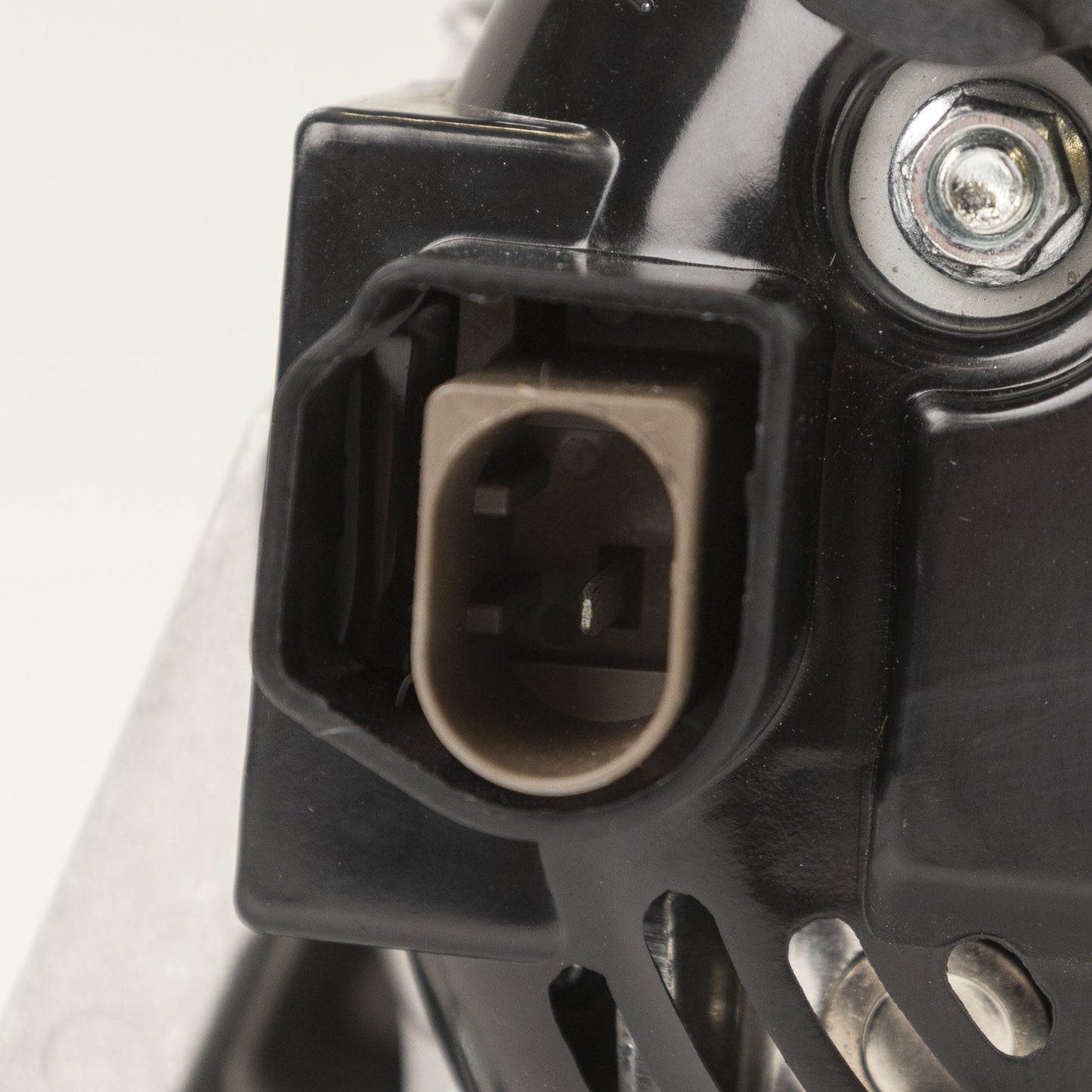 Alternator nowy +Line