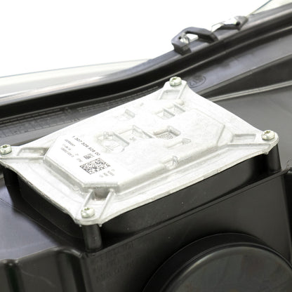Reflektor czarny lewy od roku produkcji 2014  Magneti Marelli