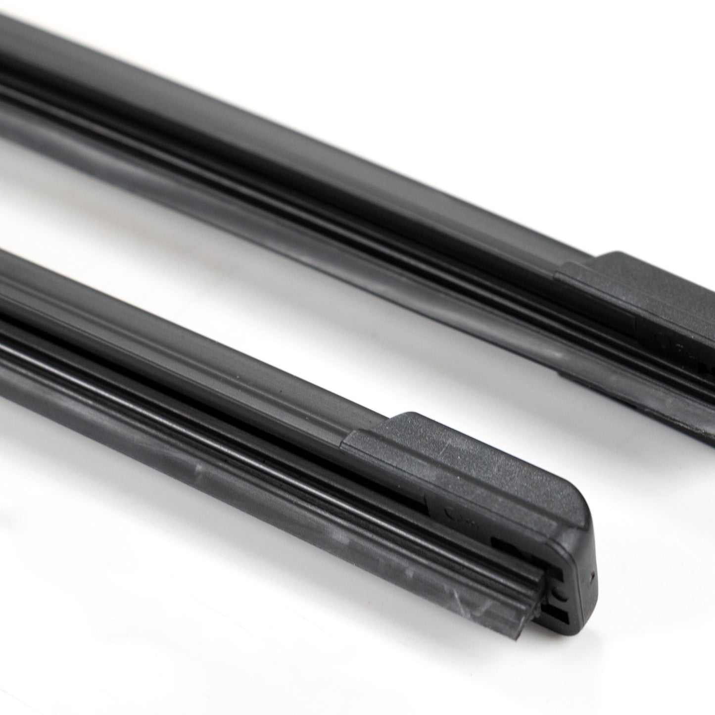 Zestaw piór wycieraczek Flat Blade przednie 65-40 cm
