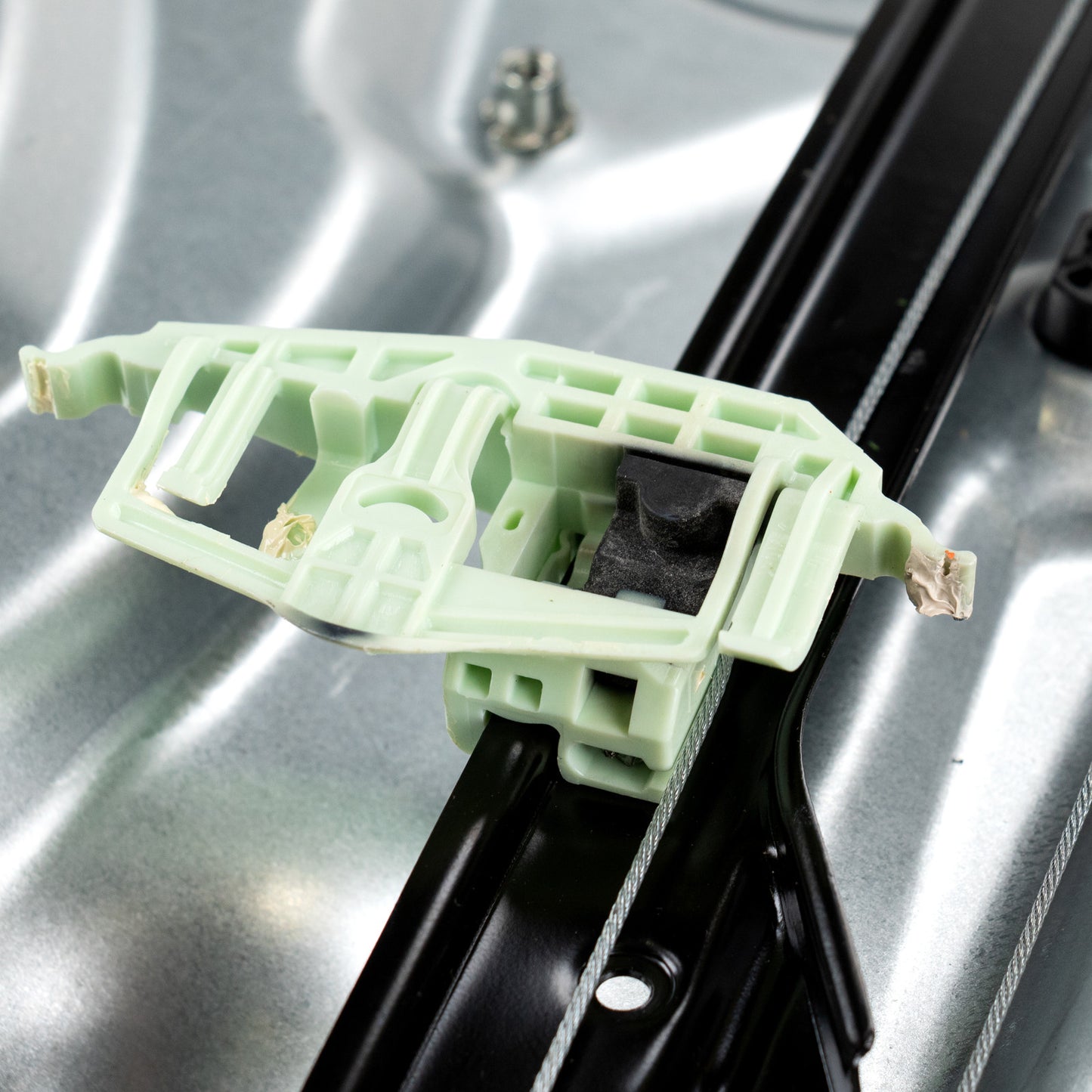 Podnośnik elektryczny przedni prawy oryginalny