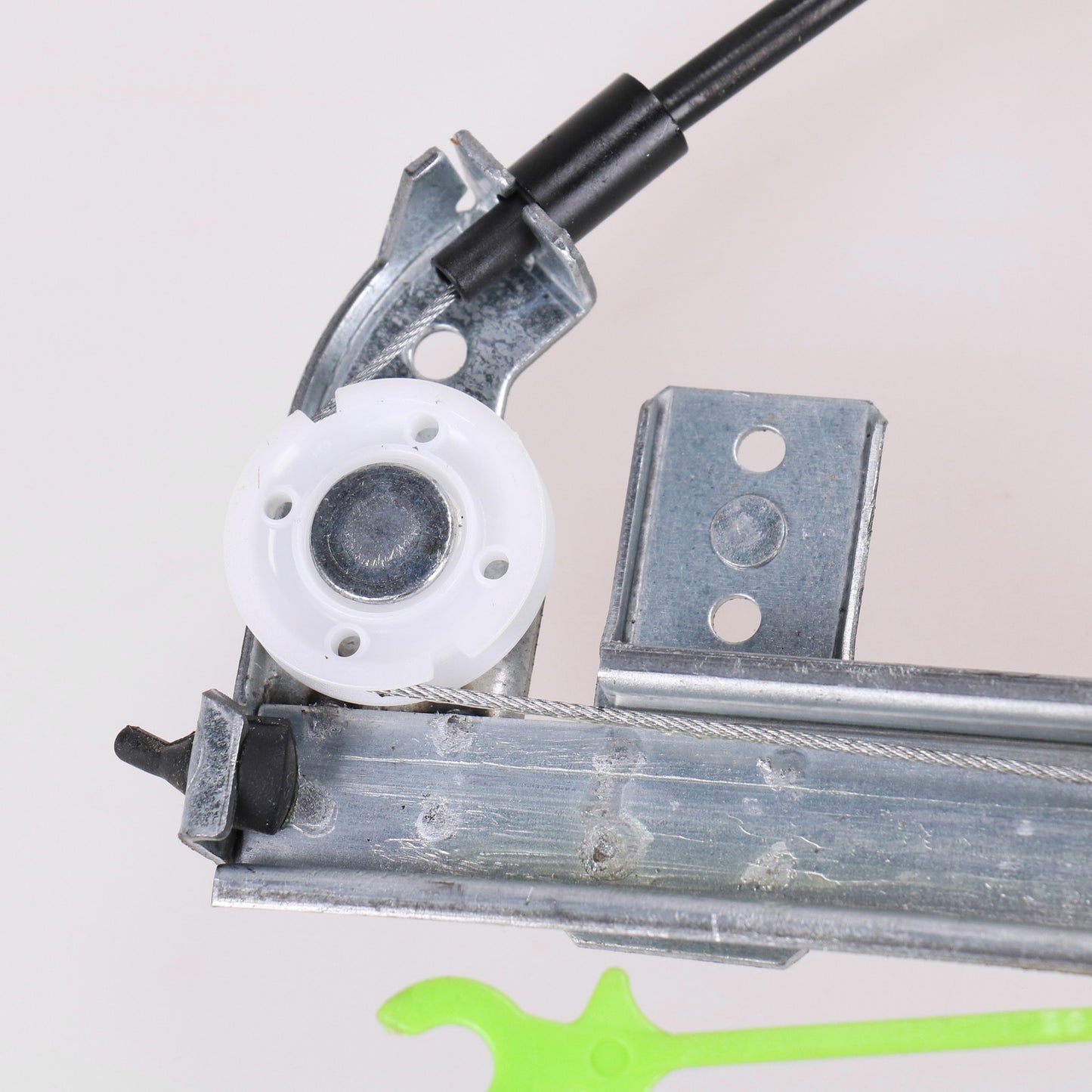 Podnośnik elektryczny przedni lewy Magneti Marelli