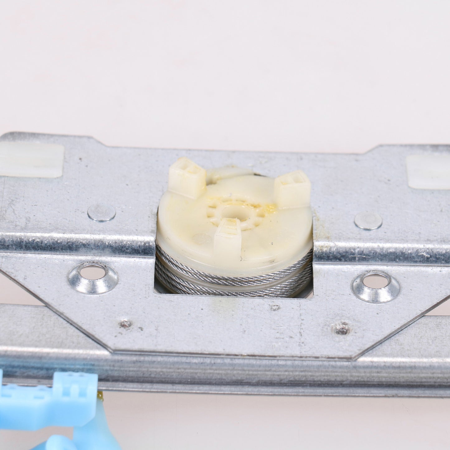 Podnośnik elektryczny przedni prawy bez silnika, tylko mechanizm