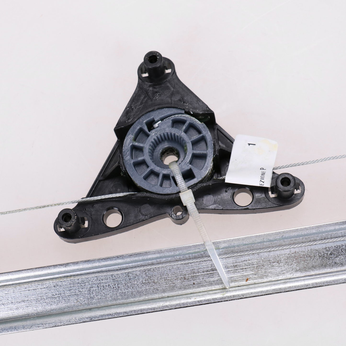 Podnośnik okna ręczny z przodu po prawej stronie 5 drzwi