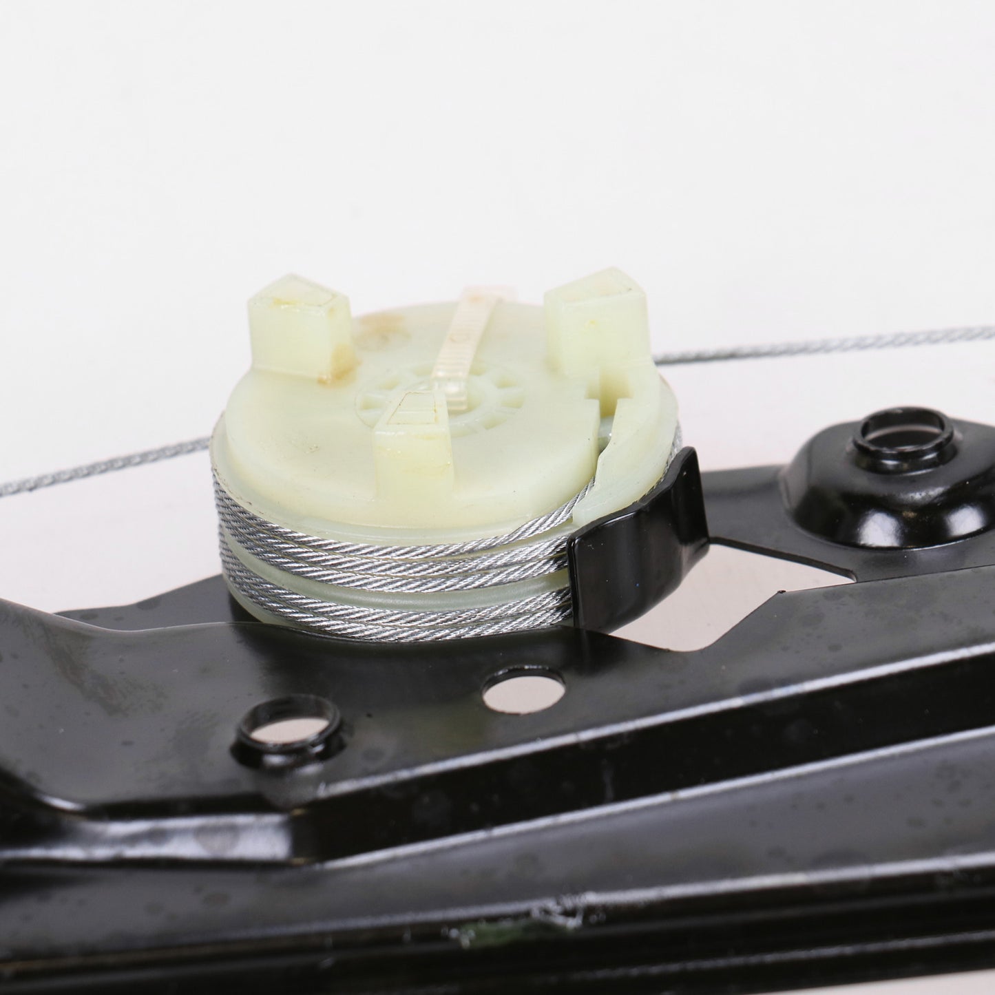 Podnośnik szyby przedniej prawej z urządzeniem do silników elektrycznych