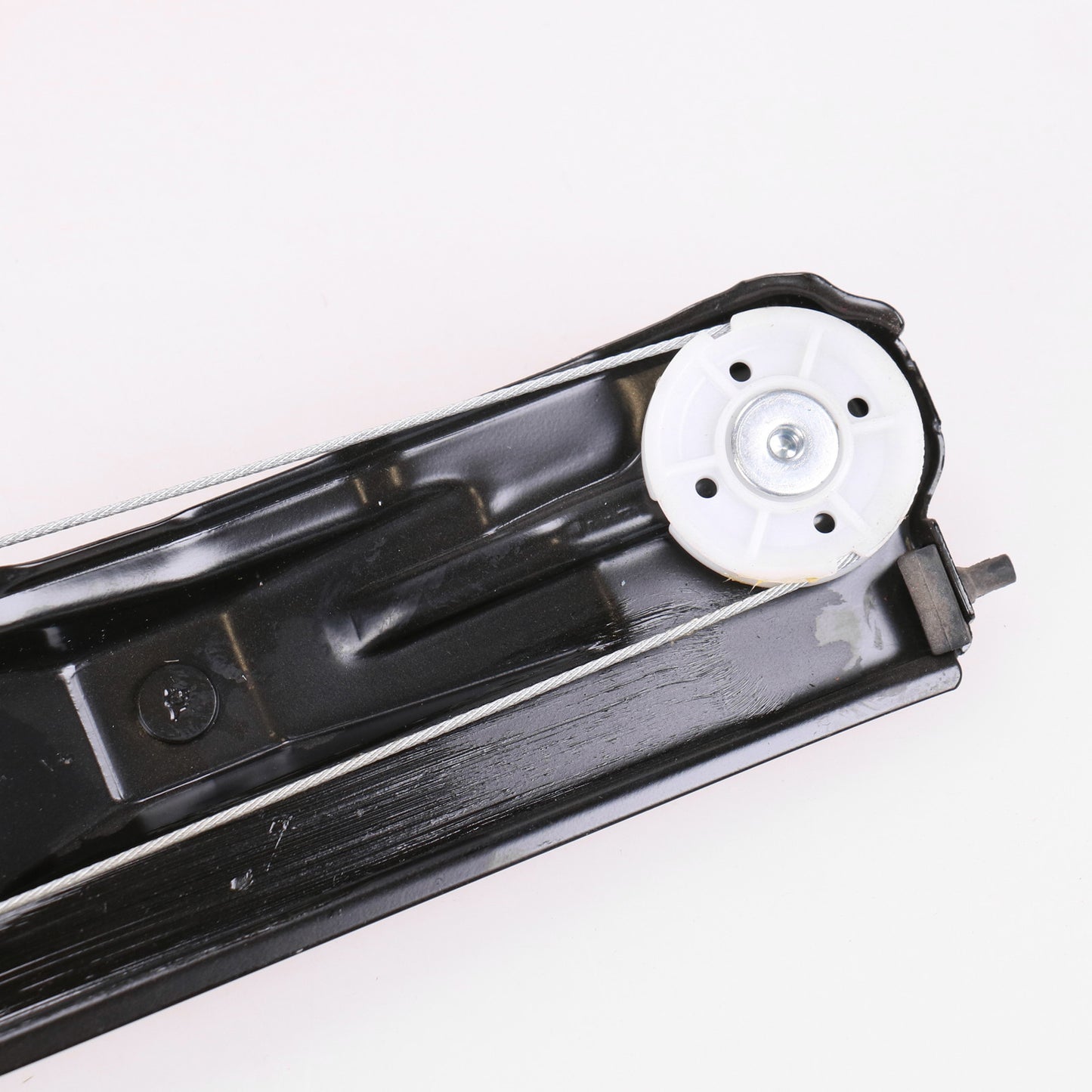 Podnośnik przedniej lewej szyby z urządzeniem do silników elektrycznych