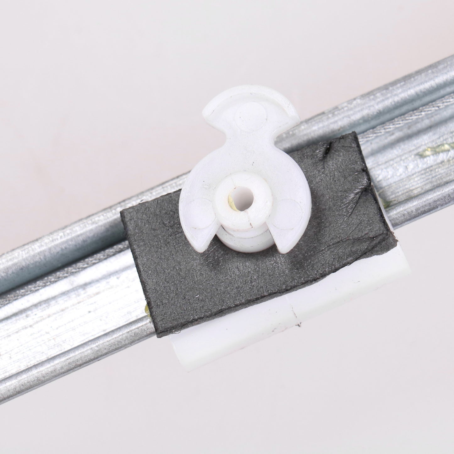 Podnośnik elektryczny przedni prawy Silnik na linie