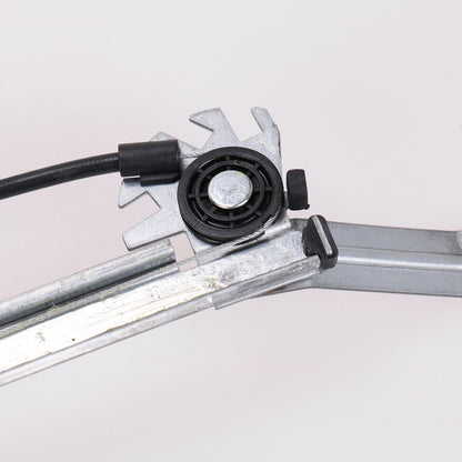 Podnośnik szyby przedniej mechaniczny po lewej stronie