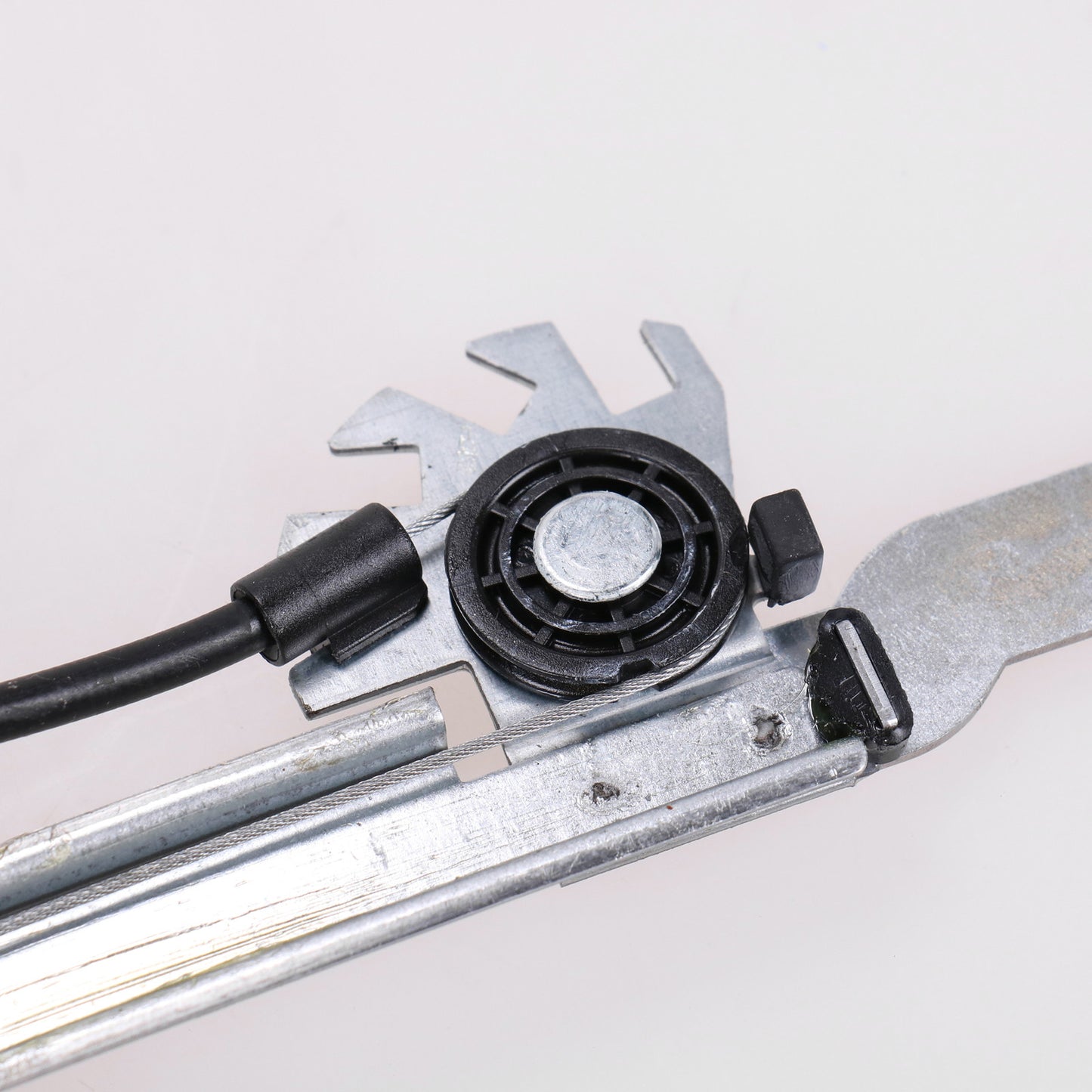 Podnośnik tylnej szyby po prawej stronie mechaniczny