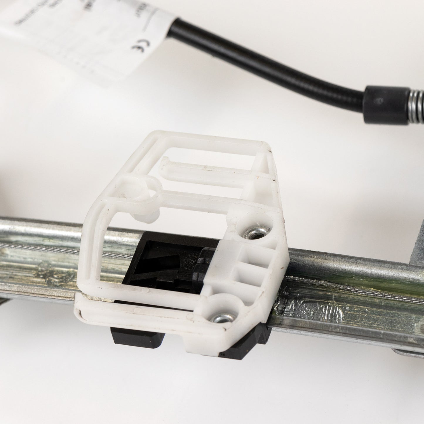 Podnośnik elektryczny przedni prawy bez silnika elektrycznego Magneti Marelli