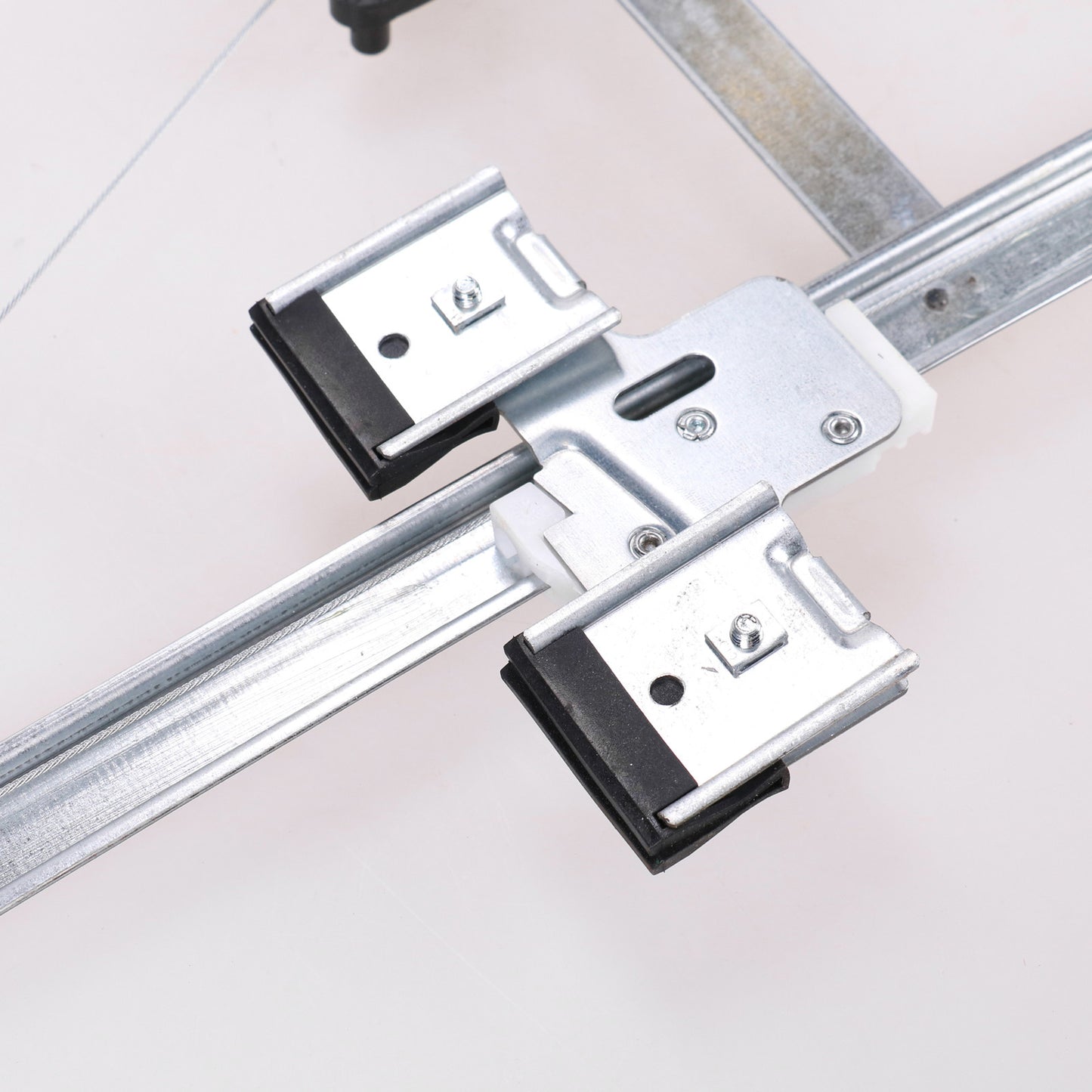 Podnośnik szyby przedniej prawej strony, ręczny, dla wersji 5-drzwiowej