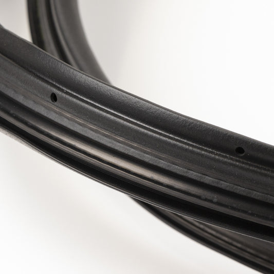 Guma profilowa z tyłu po lewej stronie