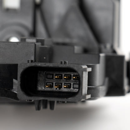 Mechanizm zamykania i otwierania tylnej klapy