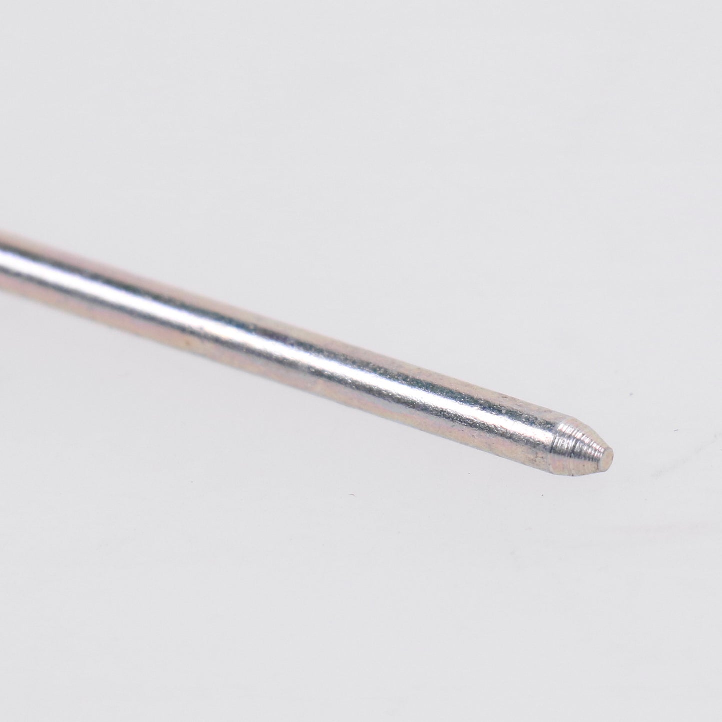 Śruba osłony wlewu paliwa 13,5 cm długości