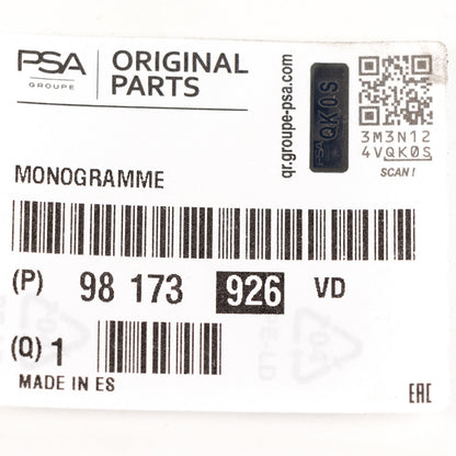 Emblemat na tylnej klapie z napisem „PureTech PSA OE 98173926VD
